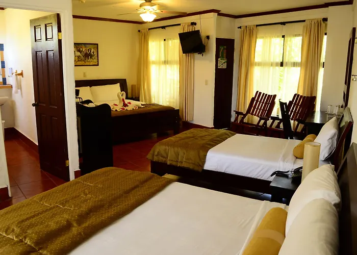 Hotel Hacienda Guachipelin Volcano Ranch & Hot Springs