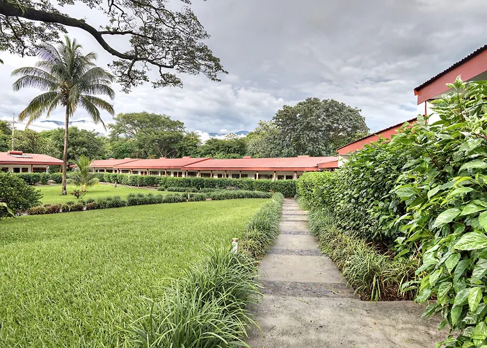 Hacienda Guachipelin Volcano Ranch & Hot Springs Hotel 4*
