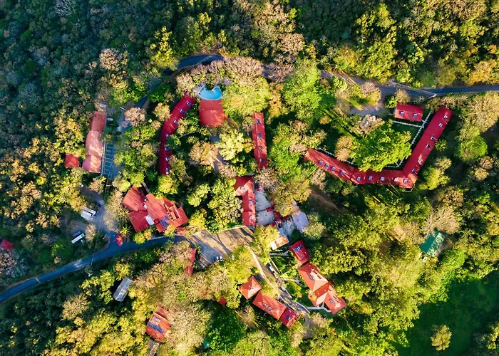 Hacienda Guachipelin Volcano Ranch & Hot Springs Hotel