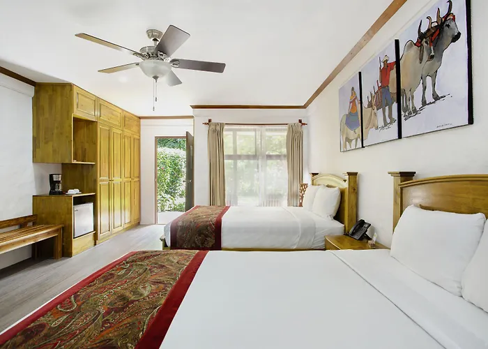 Hotel Hacienda Guachipelin Volcano Ranch & Hot Springs
