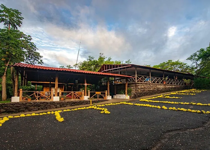 Hacienda Guachipelin Volcano Ranch & Hot Springs Hotel
